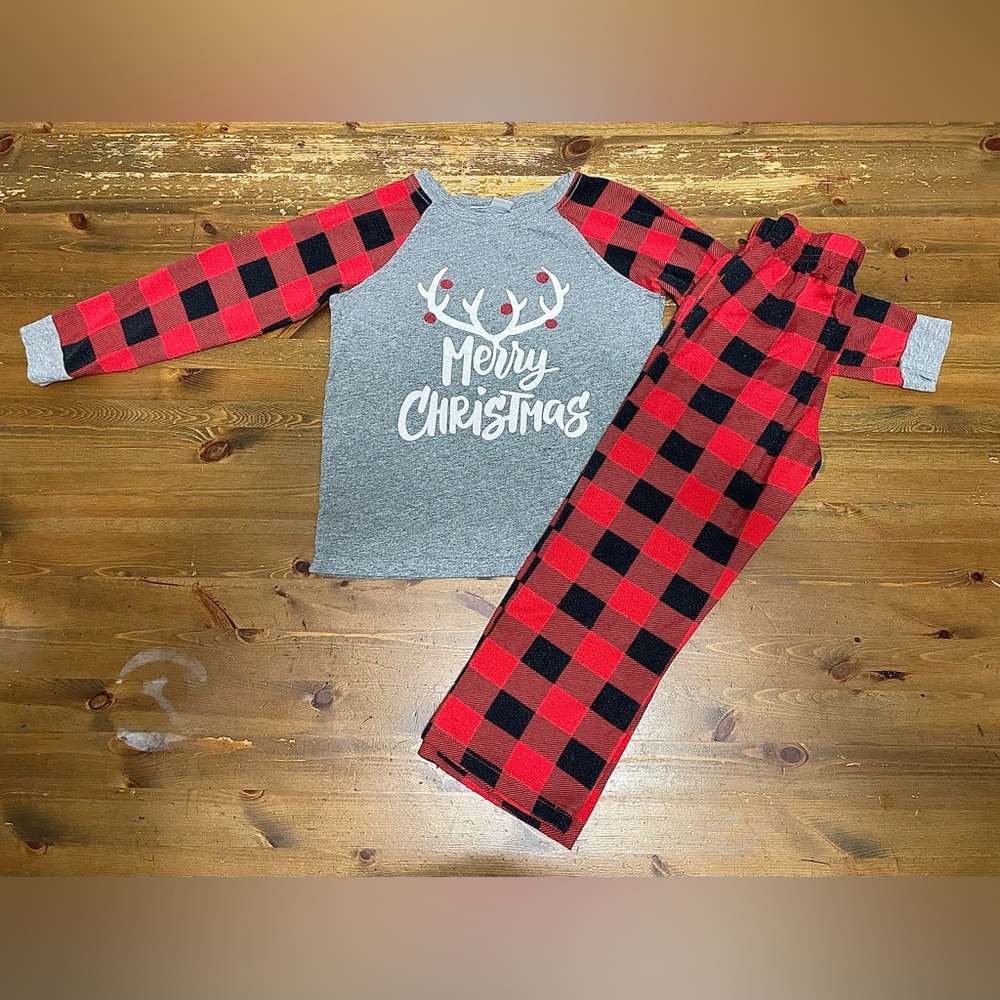 100% cotton red & black plaid Merry Christmas childrens pajamas size 5-6yrs